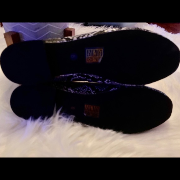 ⚜️NEW Jeffrey Campbell Snakeskin Booties, Size 8⚜️ - Picture 7 of 7